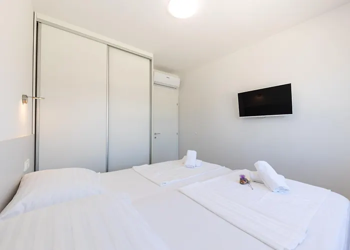 Adriatic Nest * Trogir